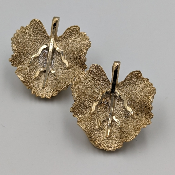 Vintage BSK Gold Tone Alder Leaf Clip on Earrings Omega Back - Picture 4 of 9